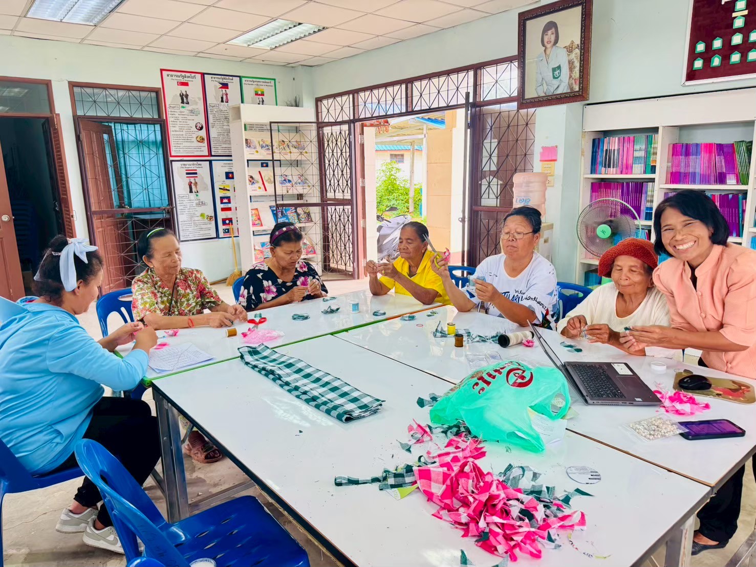 LINE_ALBUM_นิเทศกลุ่มสนใจ15 ชั่วโมง_251017_1