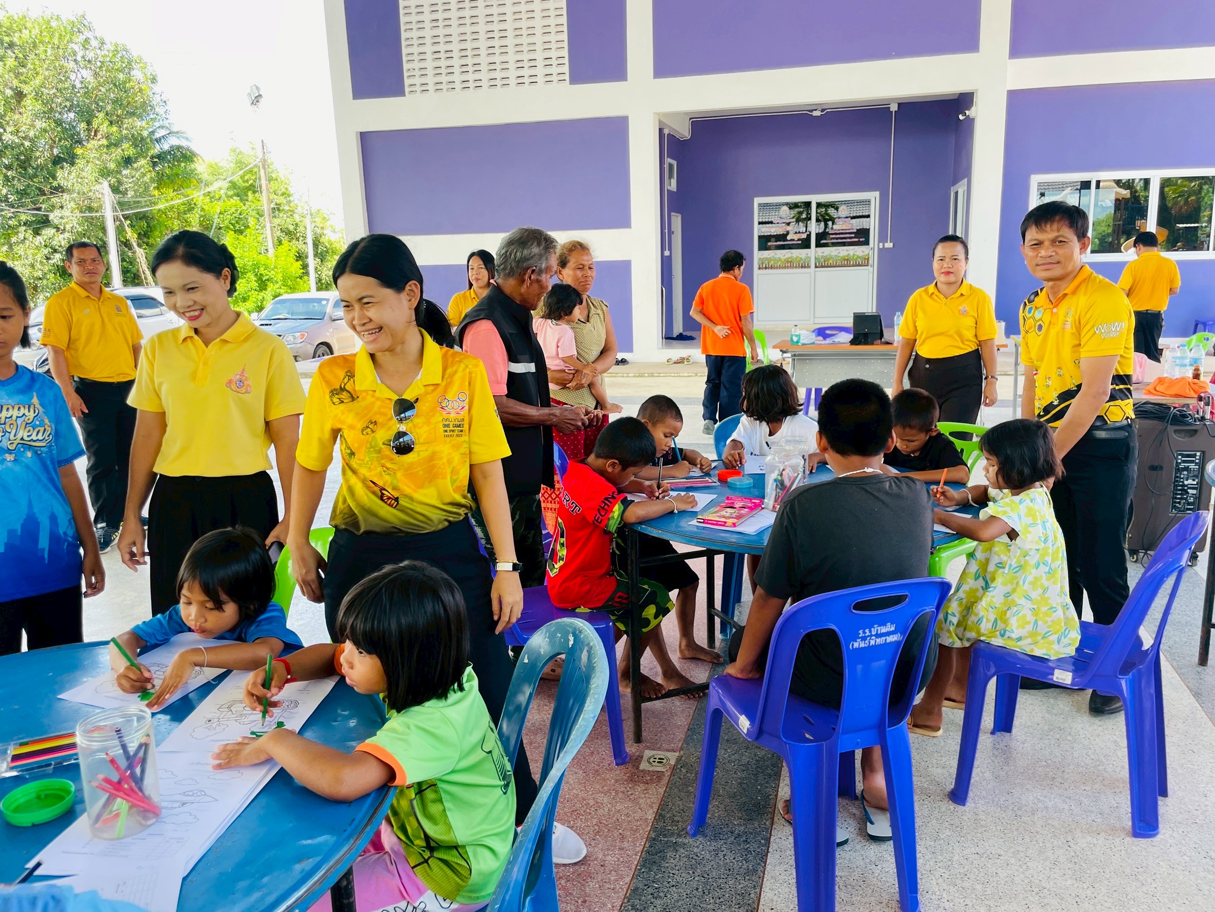 กิจกรรมส่งเสริมการอ่านให้กับประชาชนผู้ประสบภัยสถานการณ์ชายแดนไทย-กัมพูชาในพื้นที่อำเภอขุขันธ์